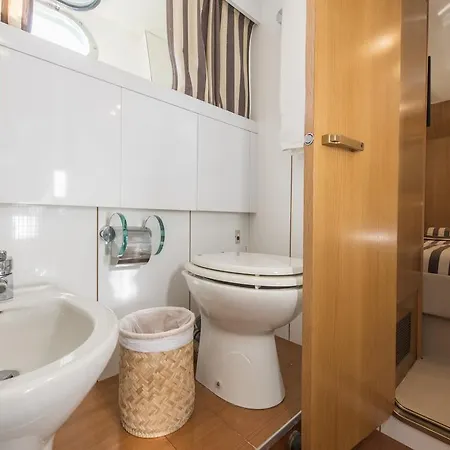 Yacht Ipsum * Saint-Tropez